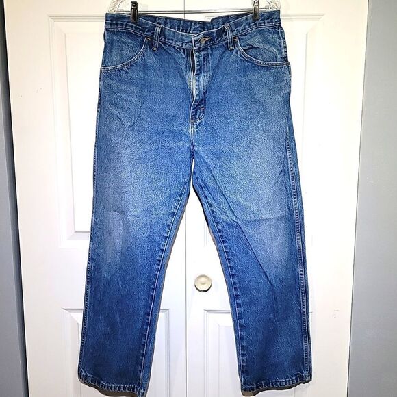 Rustler Men's Regular Fit Stonewash Jeans - Picture 2 of 5